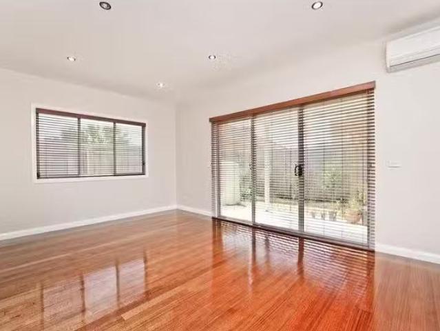 For Rent! 16A Laura Grove, Avondale Heights, VIC 3034