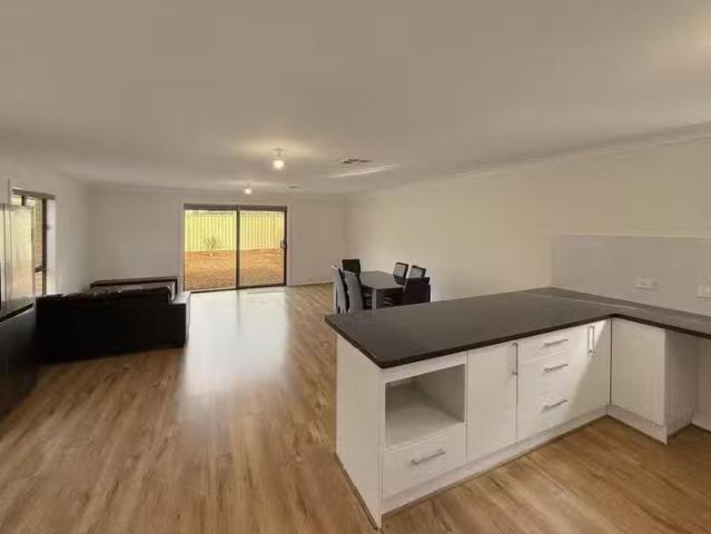 Deal! 16B Mckenzie Road, Elizabeth Downs, SA 5113