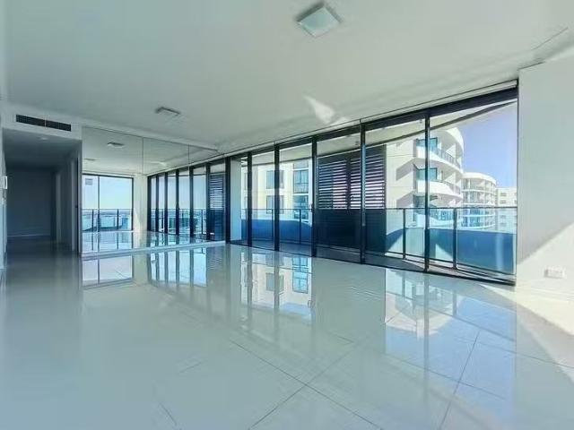 Cozy 1701/5 Harbourside Court, Biggera Waters, QLD 4216
