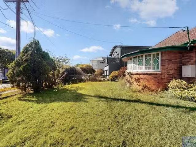 Deal! 175 Nudgee Road, Ascot, QLD 4007