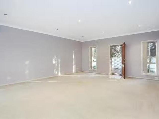 For Rent! 1/75A Hammers Road, Northmead, NSW 2152