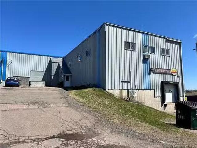 Deal! 178 Albert St, Moncton, NB, E1C 1B2 commercial for lea.
