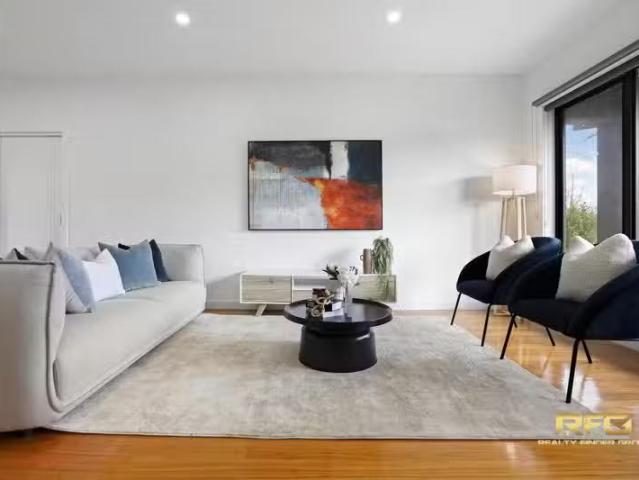 Unique 1/7 Mc Ivor Rd, St Albans VIC 3021