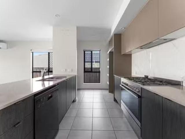 Nice 17 Bradfield Street, Ripley, QLD 4306