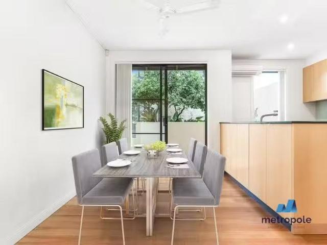 Deal! 17 Colgate Avenue, BALMAIN Townhouse for rent Listed by.