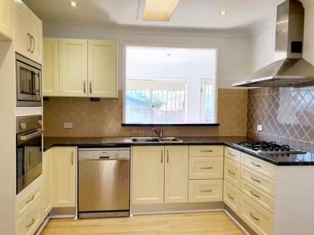 New 17 Crawley Avenue, HEBERSHAM House for rent Listed by Ala.