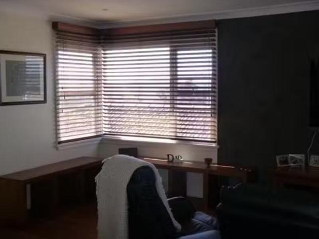 Unique 17 Crystal Crescent, Wyong House for rent Listed by Pr.