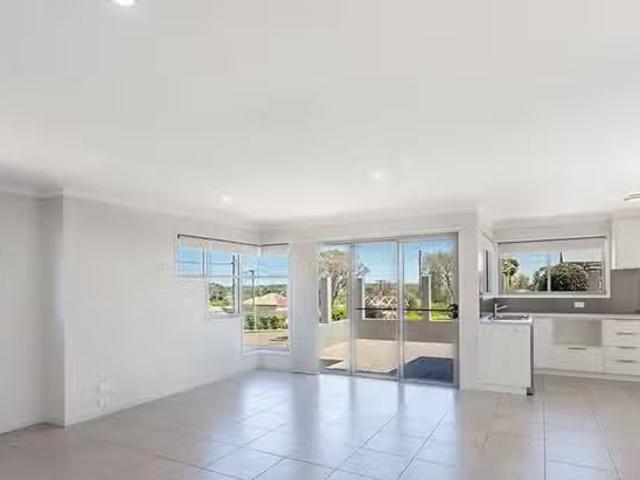 Cheap 1/7 Gentle Street, North Toowoomba, QLD 4350