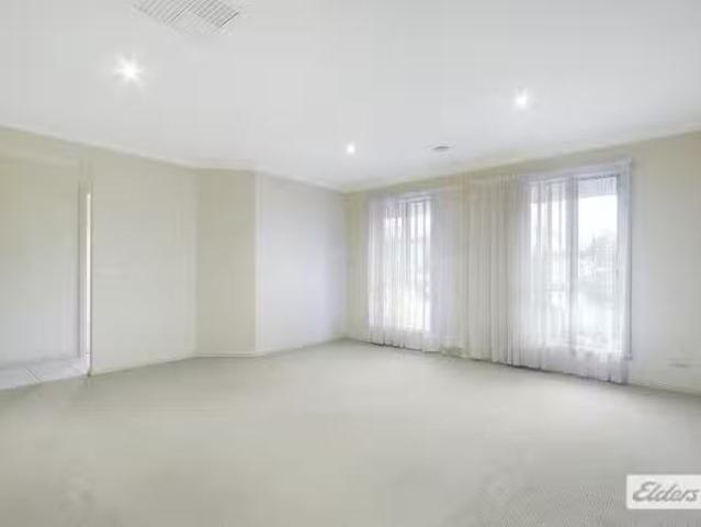 Just in! 17 Innisbrook Avenue, West Wodonga, VIC 3690