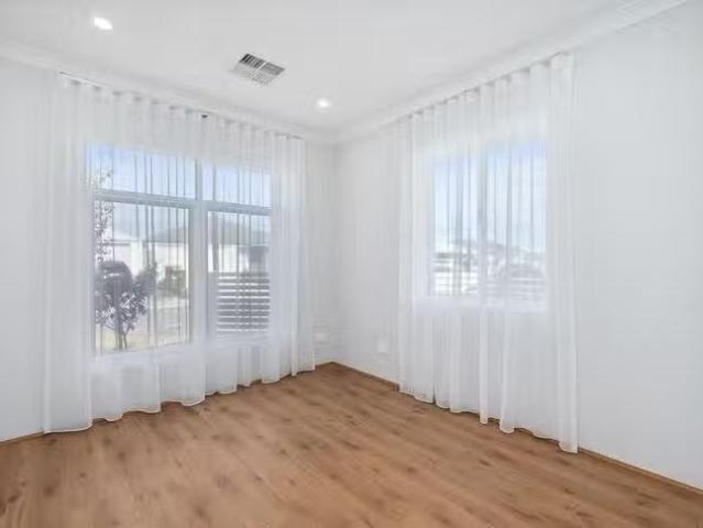 Rental! 17 Isabelline Terrace, Eglinton, WA 6034