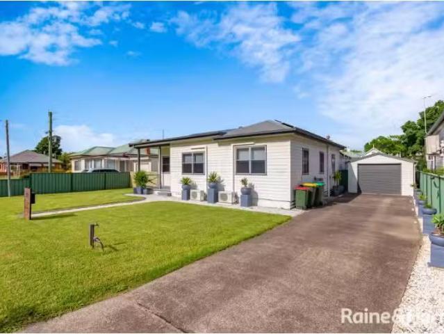 Cheap 17 Jordan St, MUSWELLBROOK House for rent Listed by Kai.