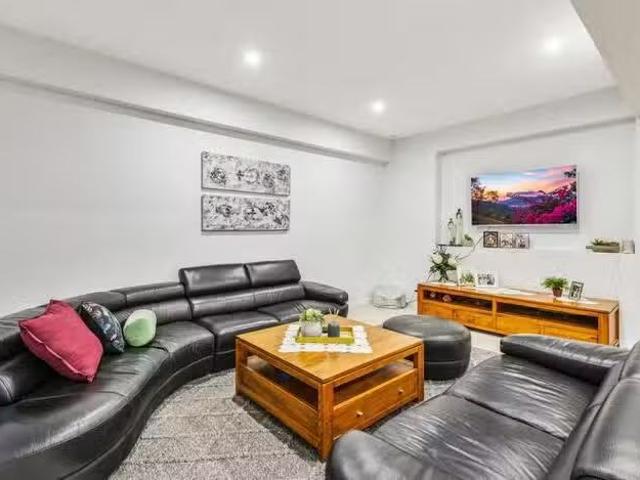 Rental! 17 Salvado Drive, Pacific Pines, QLD 4211