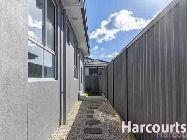 Charming 17A Bellamy Street, Lochinvar, NSW 2321 Duplex / Se.