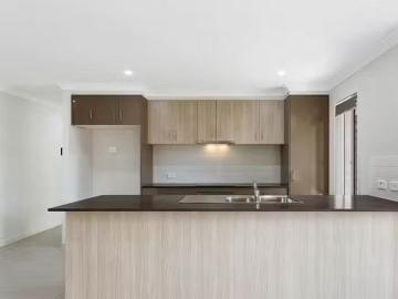 Charming 187 Woodline Drive, Spring Mountain, QLD 4300