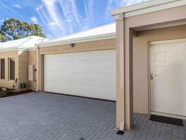 For Rent! 184C Forrest Road, Hamilton Hill, WA 6163