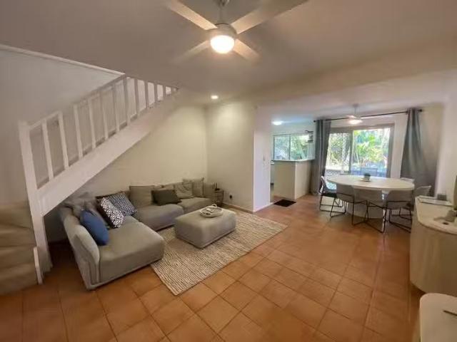 Nice 18/92 Guineas Creek Road, Currumbin Waters, QLD 4223