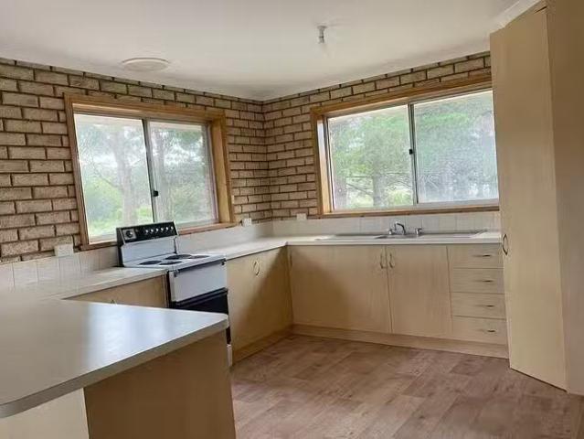Nice 18 Neagarra Street, Dodges Ferry, TAS 7173