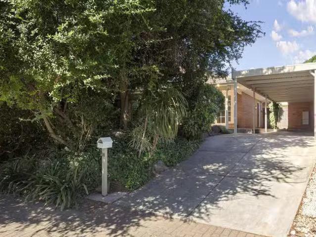 Deal! 18 Brook Avenue, Glen Osmond, SA 5064