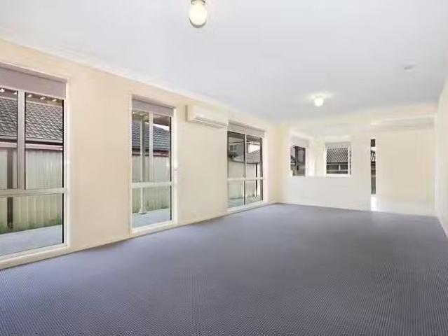 Deal! 18 Canyon Drive, Stanhope Gardens, NSW 2768