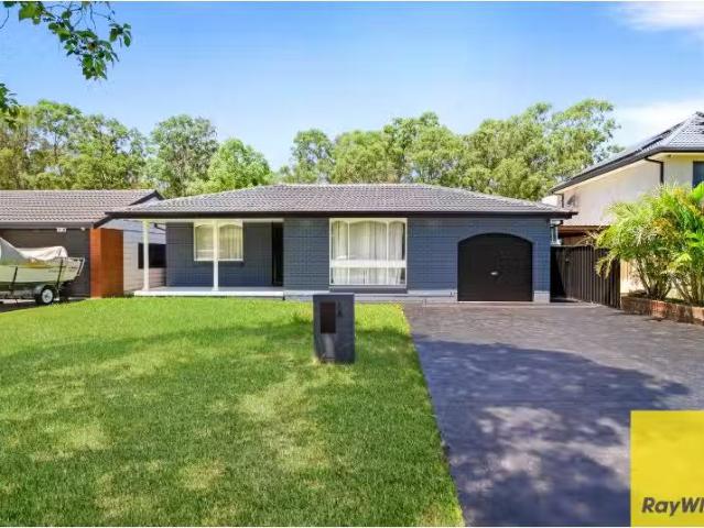 Rental! 18 Huntingdon Parade, CAMBRIDGE GARDENS House for rent.