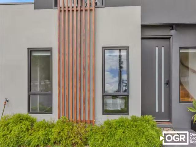 Unique 1/8 Hibiscus Court, Heidelberg West VIC 3081