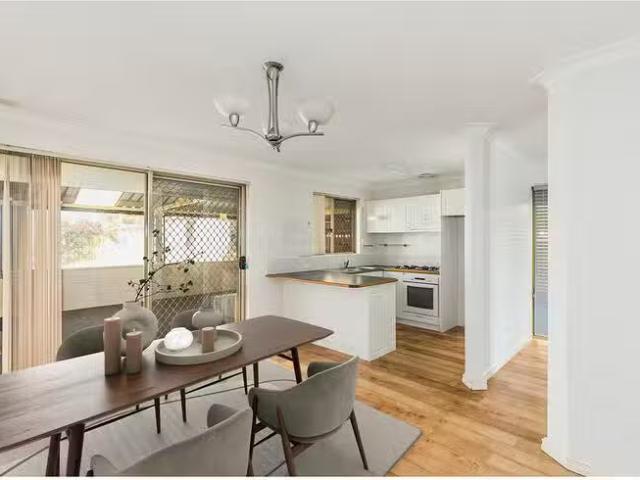 Cheap 18 Hope Place, Waikiki, WA 6169