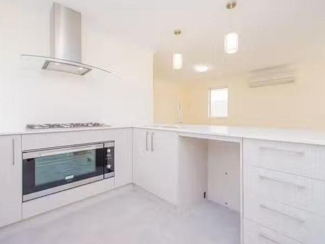 Cozy 18 Pryde Way, Eden Hill, WA 6054