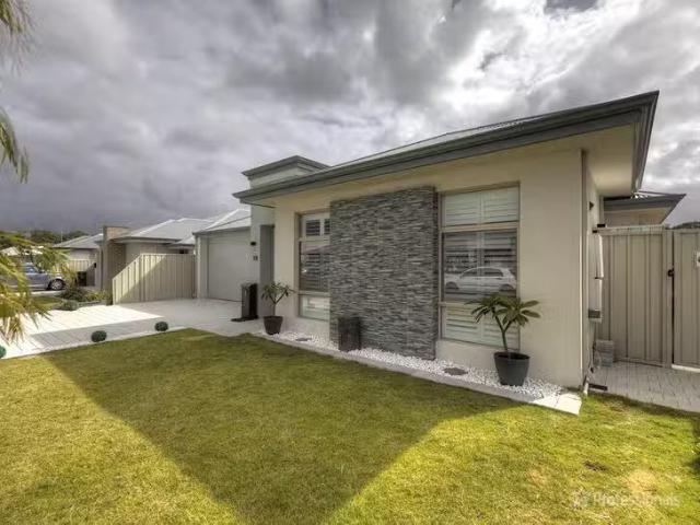 Unique 18 Serene Way, Yanchep, WA 6035