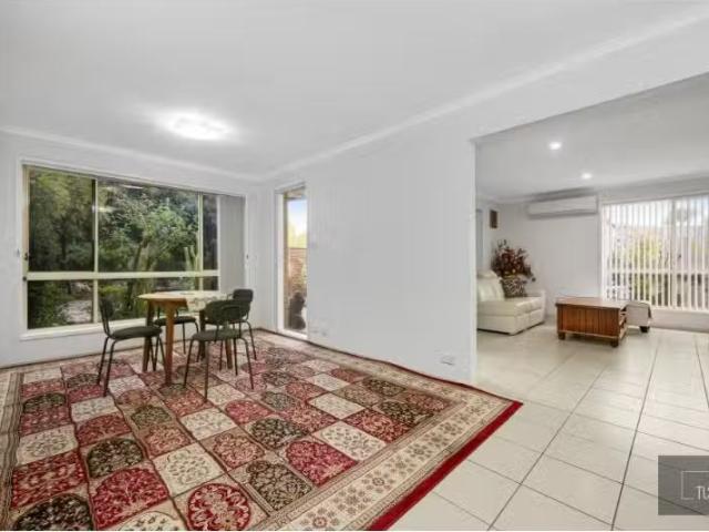 Cheap 18 Yumba Avenue, Ngunnawal House for rent Listed by Emi.