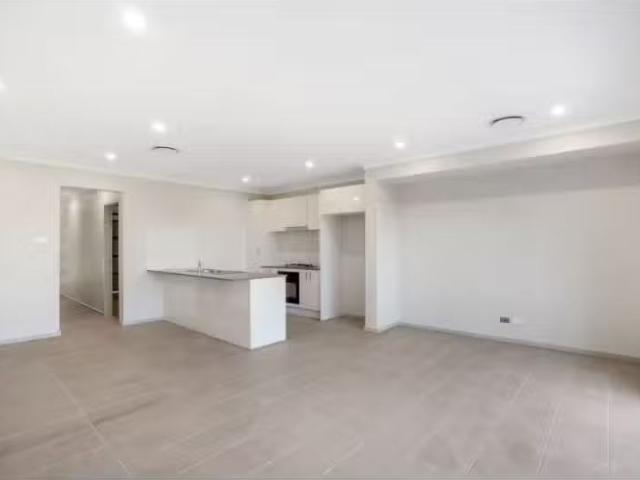 Just in! 18A Camelia St, Gillieston Heights Townhouse for rent.