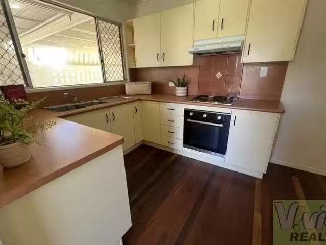 Unique 19 Bulolo Street, Soldiers Hill, QLD 4825
