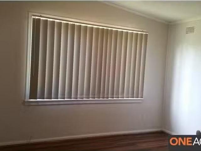 Charming 19 fishgra Street, BUSBY House for rent Listed by On.