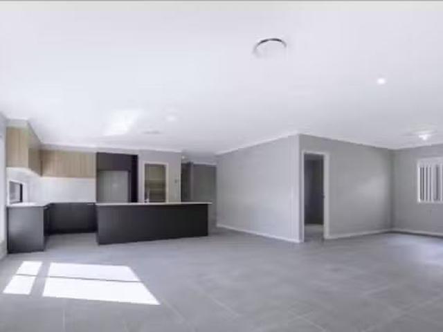 New 19 Guymer Place, Anstead, QLD 4070