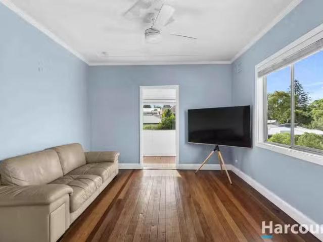 Cheap 19 Griffiths Street, Charlestown, NSW 2290 House for R.