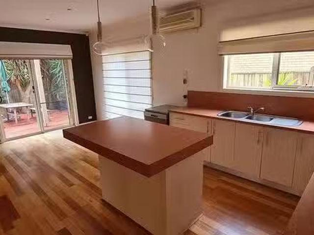 Rental! 19 Lowess Lane, Point Cook, VIC 3030