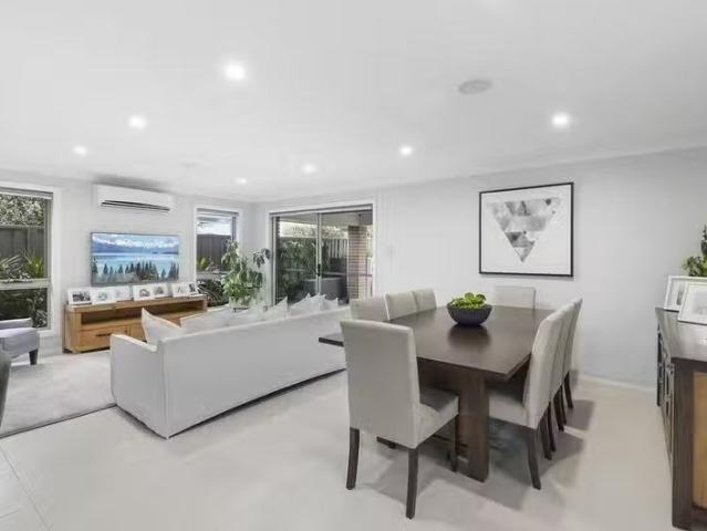 Cozy 19 Wholahan Avenue, Horsley, NSW 2530