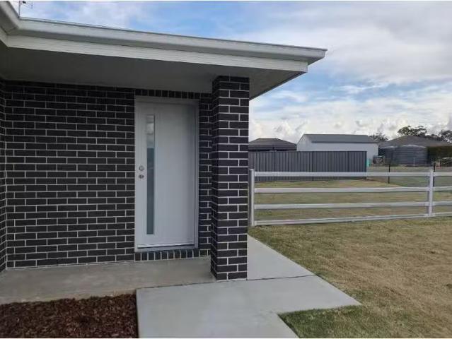 For Rent! 19a Kestral Street, TAMWORTH Apartment for rent Lis.