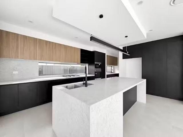 Cozy 100 Price Ridge, Leppington House for rent Listed by Hay.