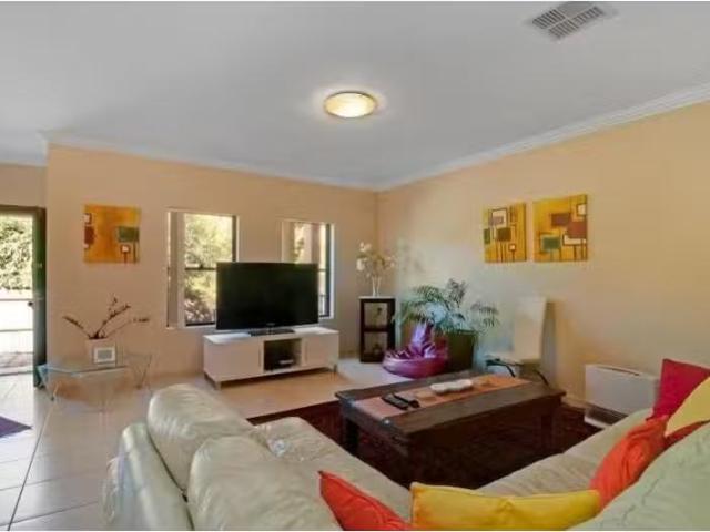 Charming 10/12 18 James Street, Baulkham Hills Townhouse for r.