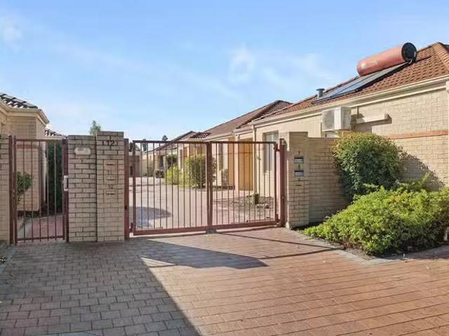 Just in! 10/12 Arthur Street, Cannington, WA 6107