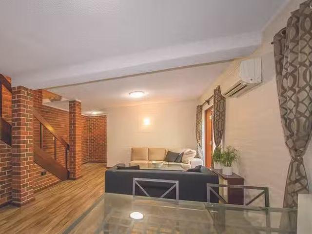 Unique 10/14 Park Road, Crawley, WA 6009