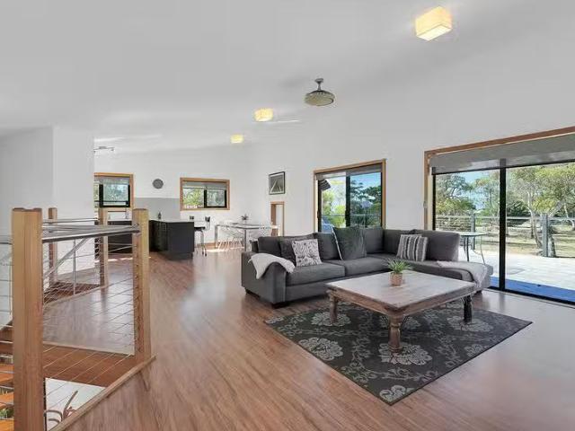 Cozy 101 Cambria Drive, Dolphin Sands, TAS 7190