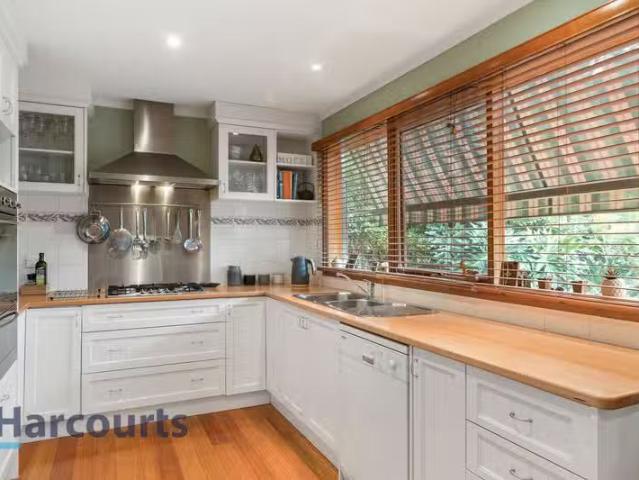 Nice 101 Rosslyn Avenue, Seaford, VIC 3198 House for Rent