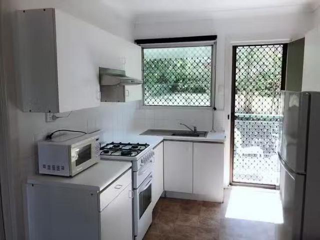 Charming 10/25 Sir Fred Schonell Drive, St Lucia, QLD 4067