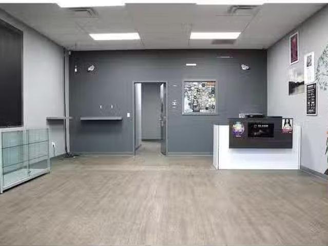 Deal! 102 2882 Box Springs Boulevard, Medicine Hat, AB, T1C 0C.