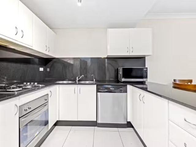 Rental! 104/49 Henderson Road, EVELEIGH Apartment for rent Li.