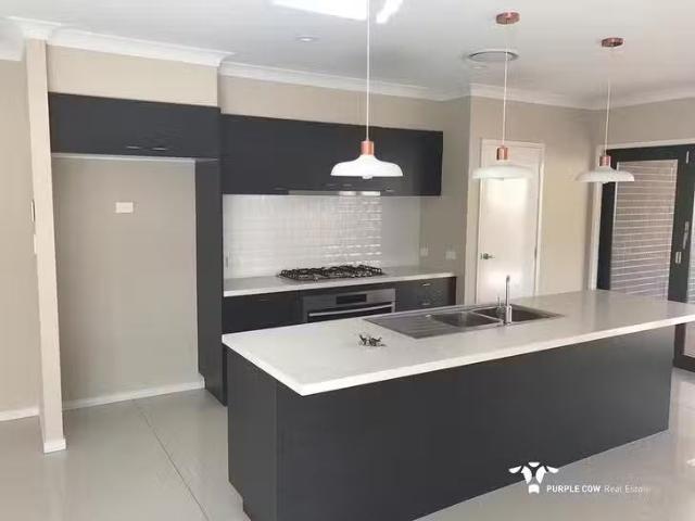 Just in! 104 Sovereign Drive, Deebing Heights, QLD 4306