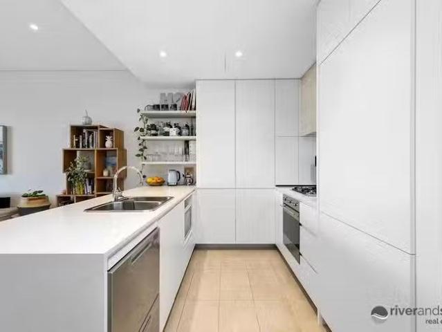 Deal! 105/5 Cattalini Lane, North Fremantle, WA 6159