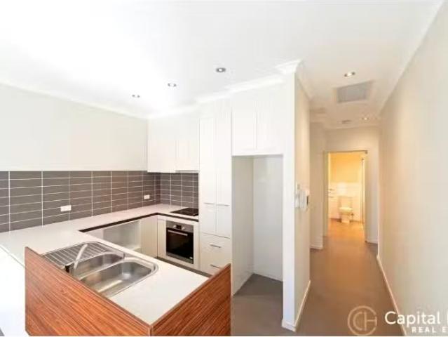Just in! 10/58 Hurley Street, Mawson Townhouse for rent Liste.