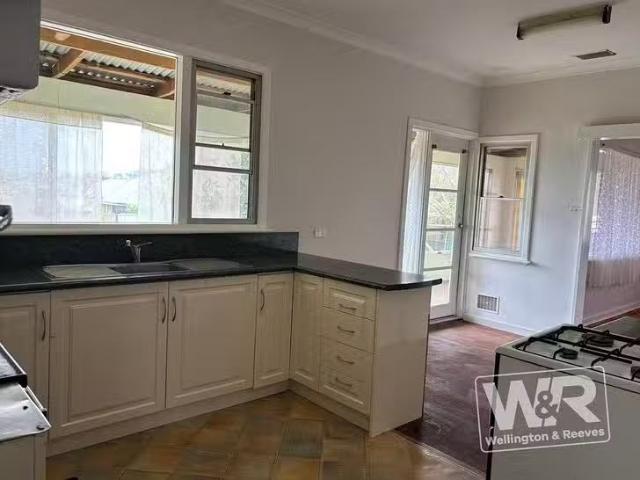 Charming 105 Angove Road, Spencer Park, WA 6330